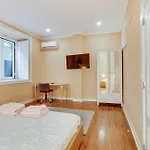 Charming 4 Bedroom In Chiado 리스본