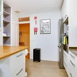 아파트 Charming 4 Bedroom In Chiado 리스본