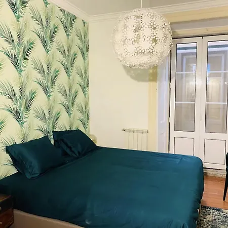 Апартаменти Charming 4 Bedroom In Chiado