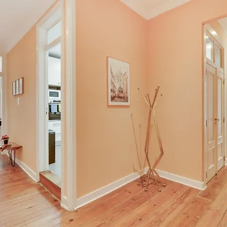 Apartamento Charming 4 Bedroom In Chiado