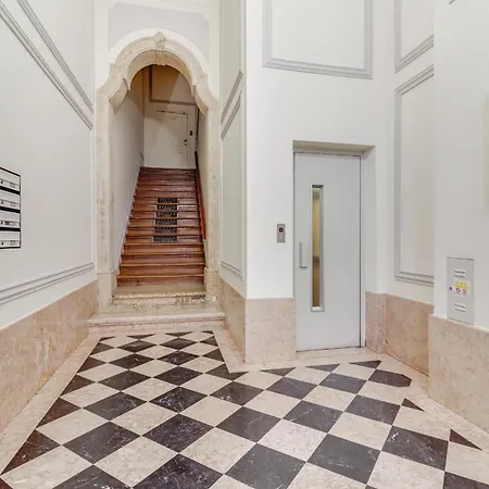 Apartamento Charming 4 Bedroom In Chiado