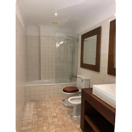 Charming 4 Bedroom In Chiado *