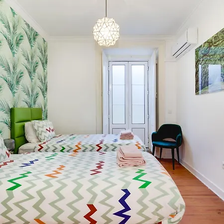 Apartment Charming 4 Bedroom In Chiado *