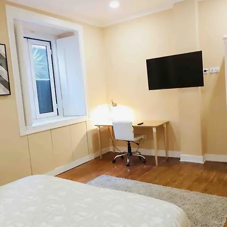 Charming 4 Bedroom In Chiado