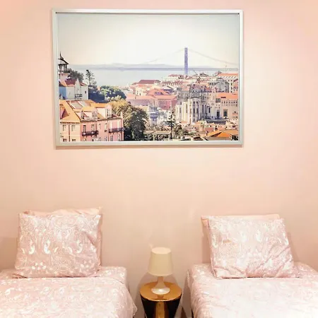 Charming 4 Bedroom In Chiado Διαμέρισμα *