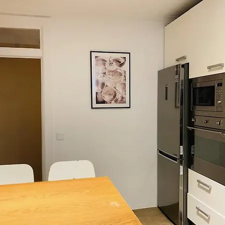 Charming 4 Bedroom In Chiado Lisboa