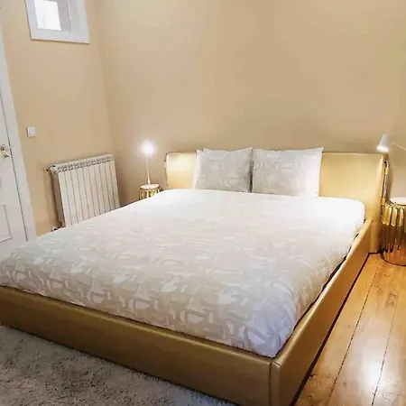 アパート Charming 4 Bedroom In Chiado リスボン