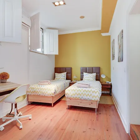 Charming 4 Bedroom In Chiado Διαμέρισμα Lisboa
